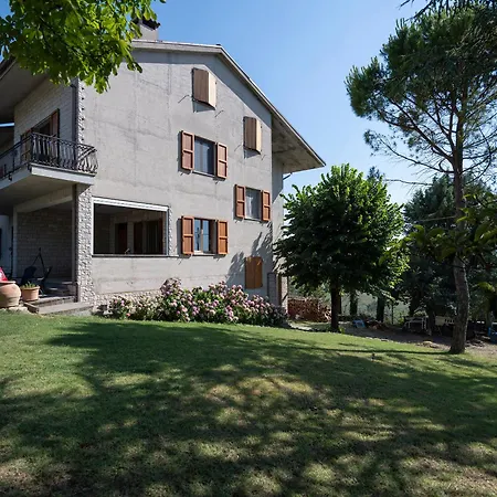 Le Api Di Pe' Bed and Breakfast Cupramontana
